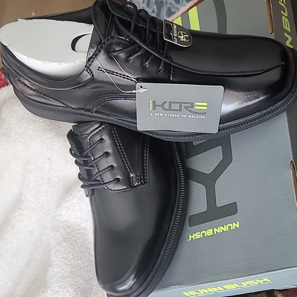 Slip resistant shoe size 10.5 black